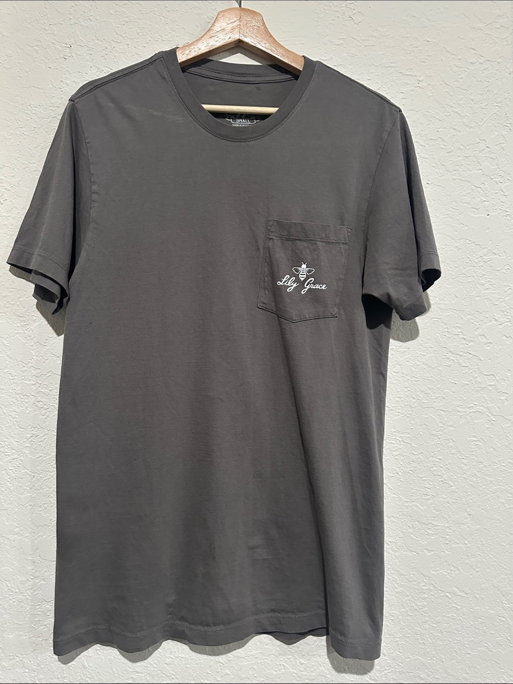 Lily Grace Women’s Short Sleeve Pocket Tee - Charcoal